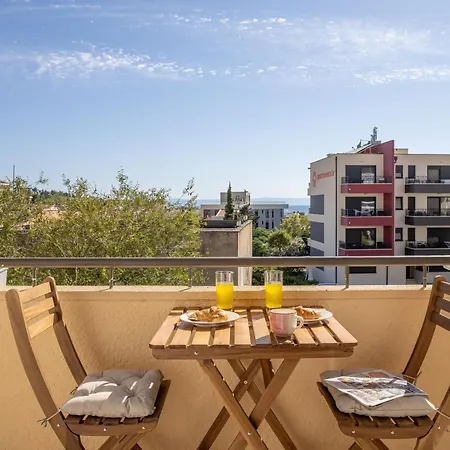 Brand New * Makarska