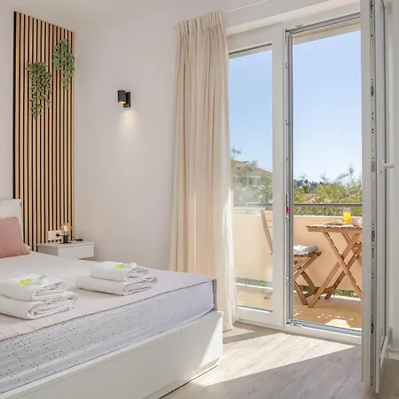 Brand New * Makarska