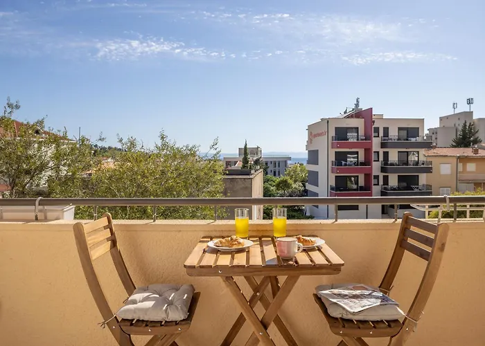 Brand New * Makarska